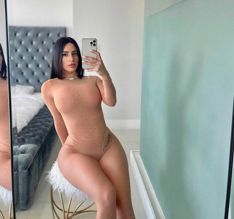 Jasleen Brar star nude photo