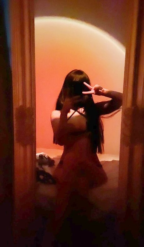 Anayami star sexy photos