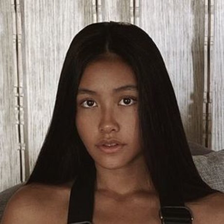 Elainethi naked actress pics