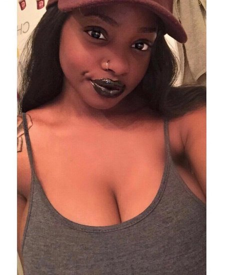 Itstaviaa model naked images