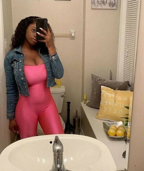 Itstaviaa xxx actress image