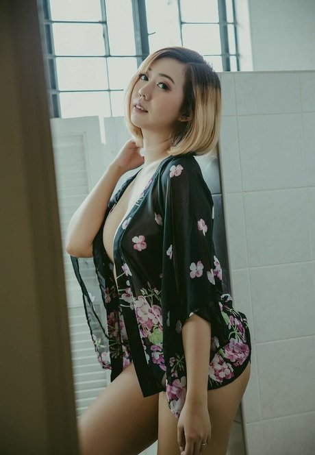 Saltie_ xxx model pictures