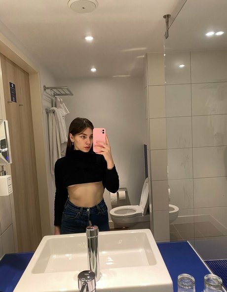 valeri cat exclusive actress galleries