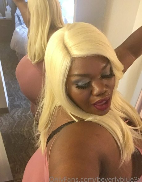 beverlyblue3x sex model image