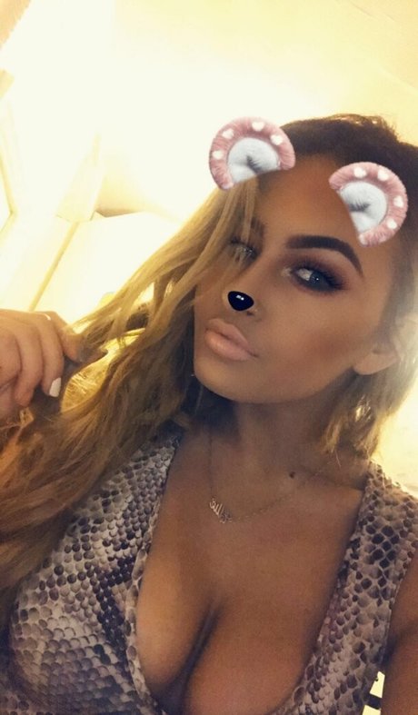 Ellie Lofthouse top model image