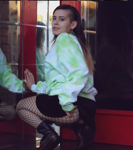 Sister Crimson star sex pics