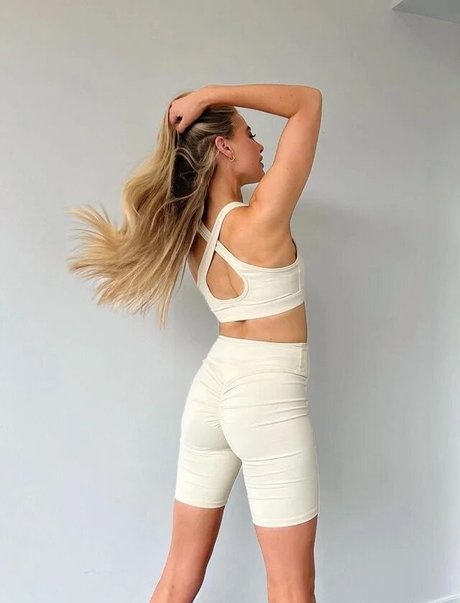 April Rose Pengilly model adult archive