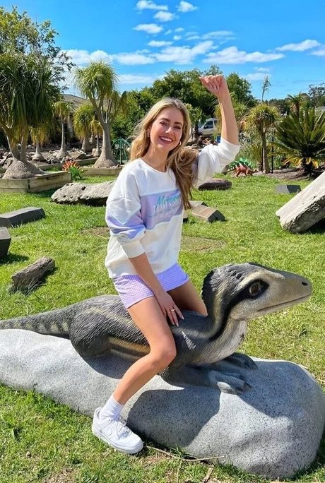 April Rose Pengilly pornstar art photos