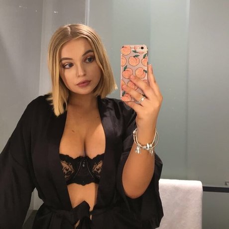 Scoutcohen model pornographic picture