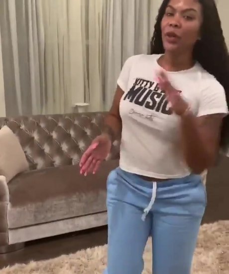 Chinese Kitty sexy actress pics