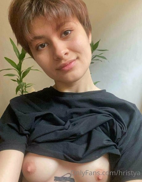 hristya pretty actress images