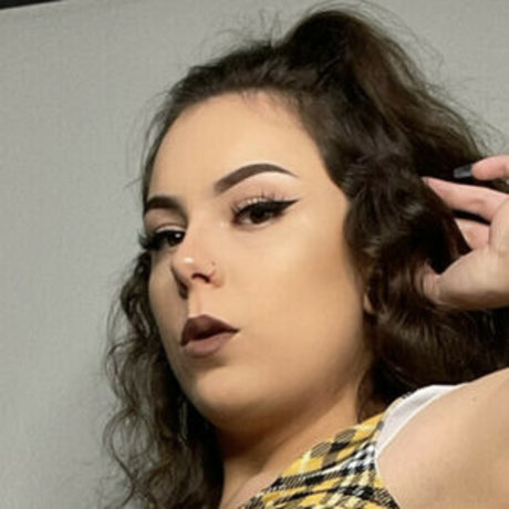 Taylor Vellion pretty pornstar gallery