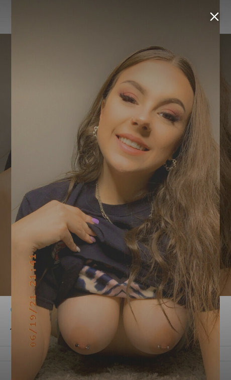 Taylor Vellion pretty pornstar img