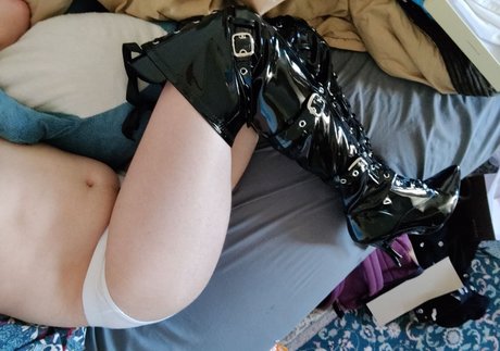 absoluteterritory_ high quality pornstar pic