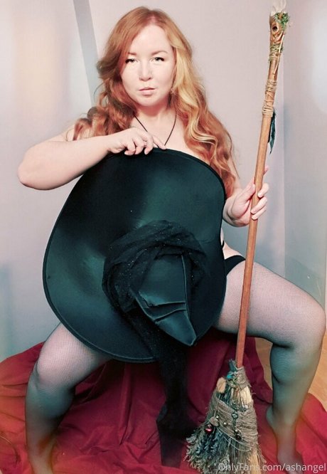 ashangel model top photo