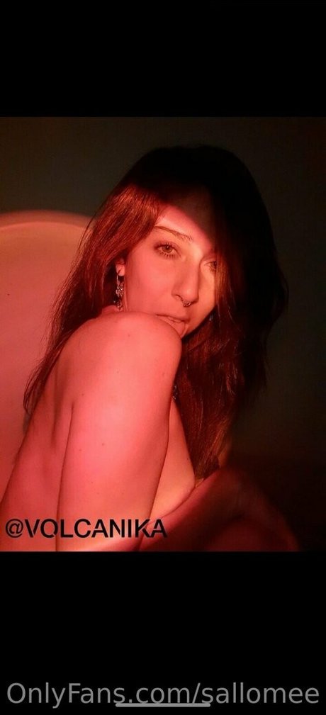 sallomee erotic actress galleries