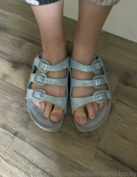 deluxe feets booty star pornographic pictures