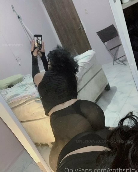 gothspicy model nude picture