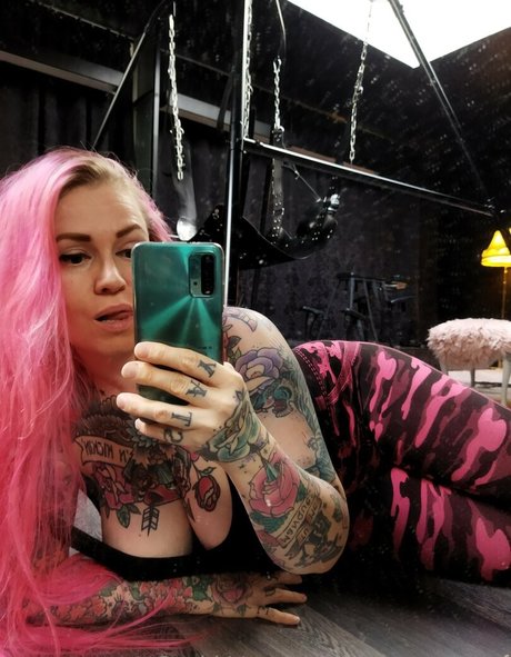 mistress suski model nudes picture