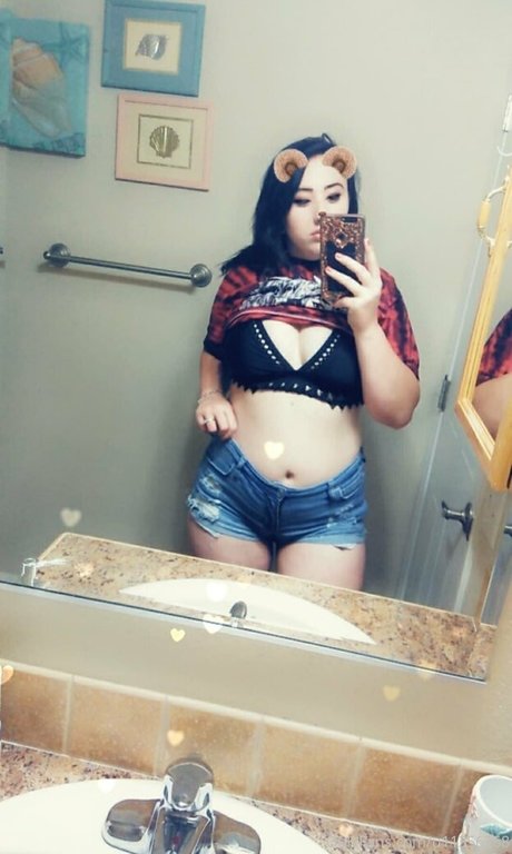 gothickitti star high quality pics