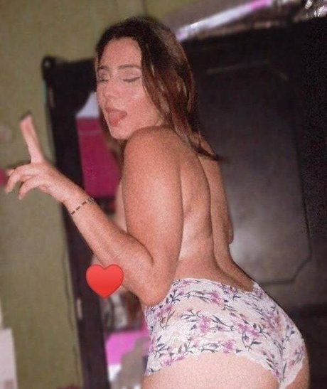 Wendy Yineth erotic model photos