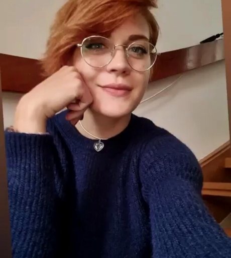 Caroline Haas star pictures