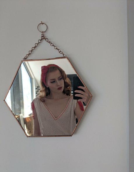 lunarouxfree pornstar xxx pics