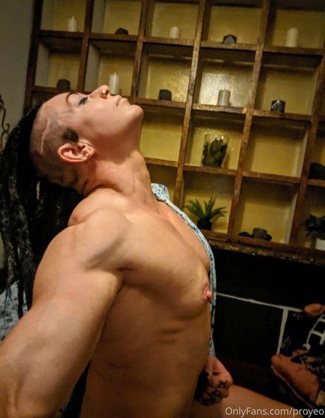 Angela Yeo free model image