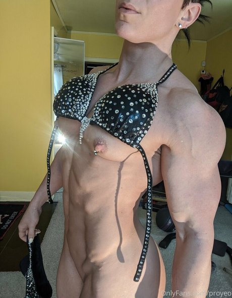 Angela Yeo sexy model pictures