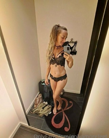 polyamorefeet sexy star images