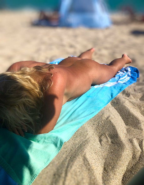 hotwifecandyfree perfect model photo