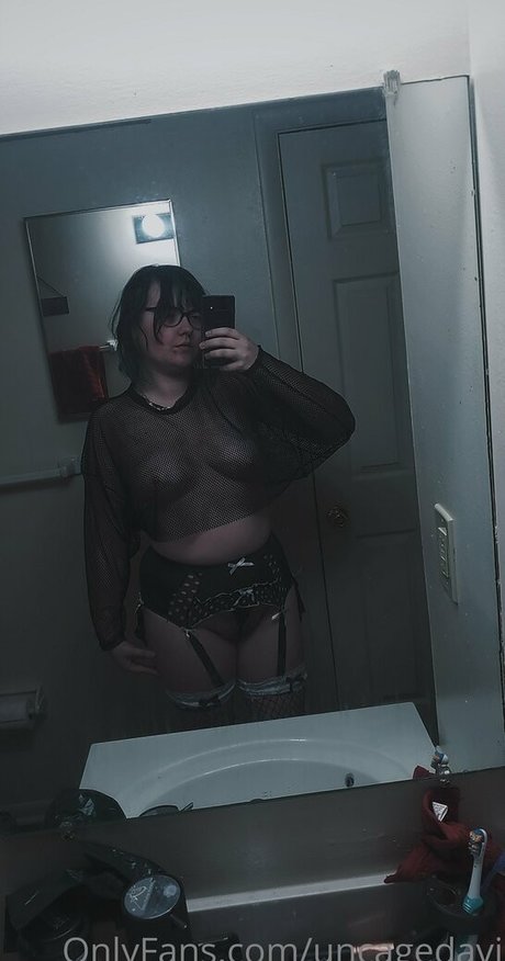 uncagedavi free star archive