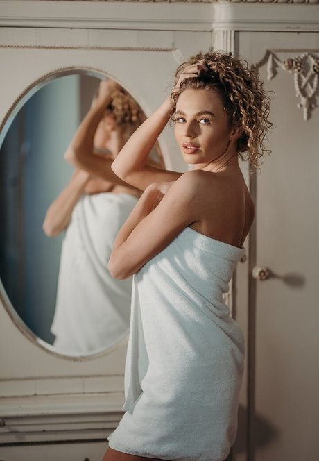 Beata W hot model photos