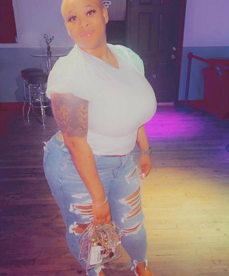 ChellMzDonald free model image