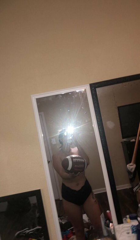 theyallcraverave model nude picture