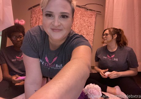 ticklebxtra hot model pic