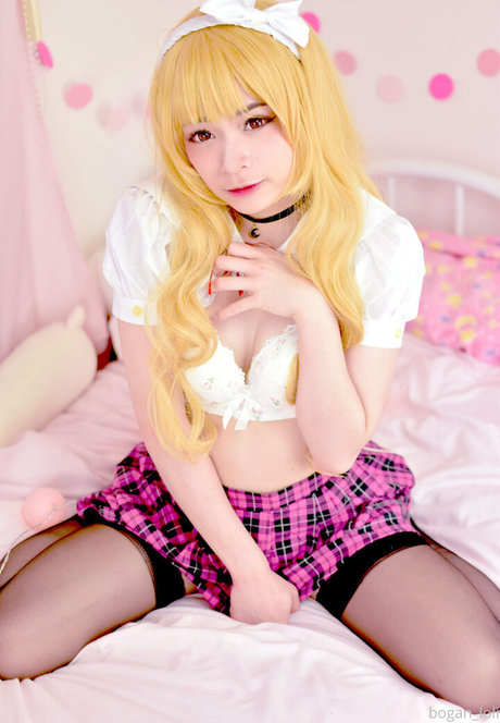 gaki aiko nude model image