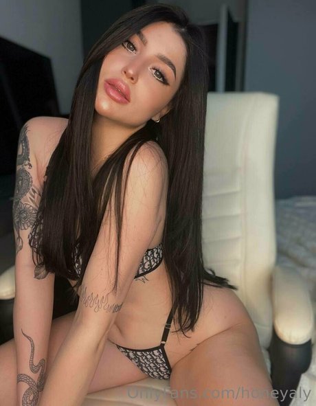 honeyaly model perfect images