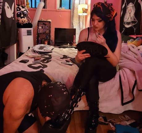 leatherhoe666 Profile pic