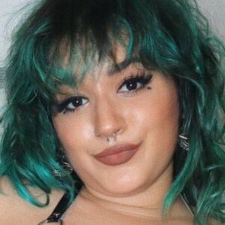 Cherrywavesxxx nudes model image