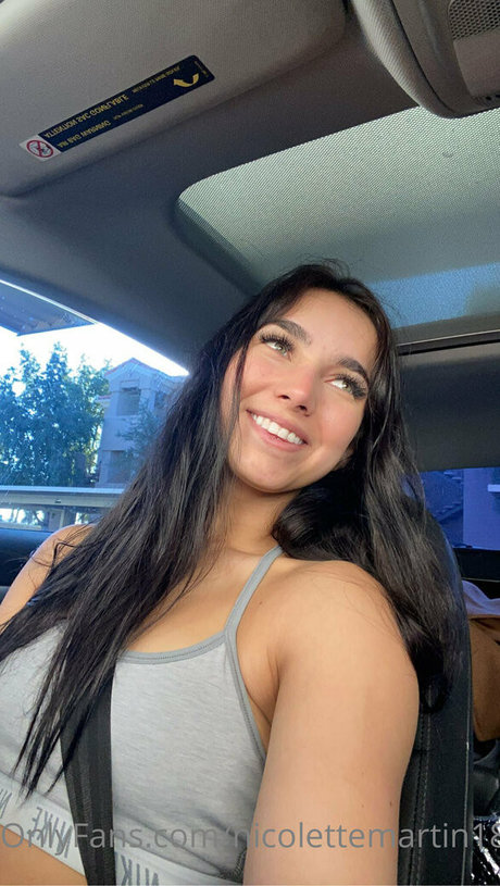 nicolettemartin18 adult model image