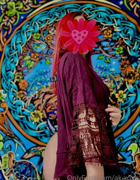 ak xoxo naked actress pic