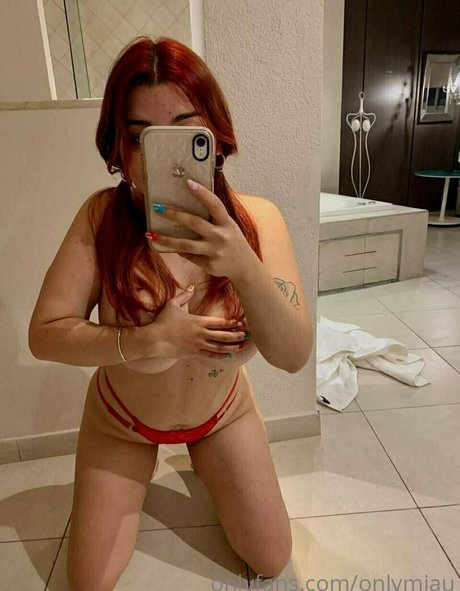 onlymiaux star naked photo