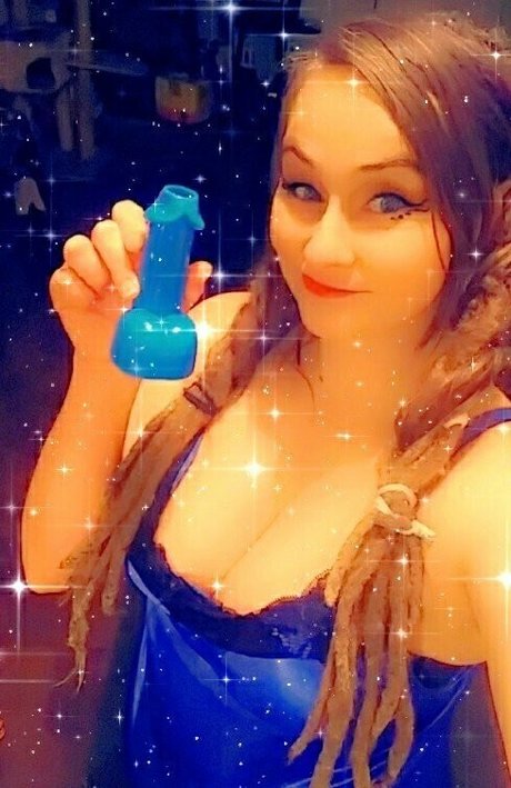 headyh00per nude actress photo