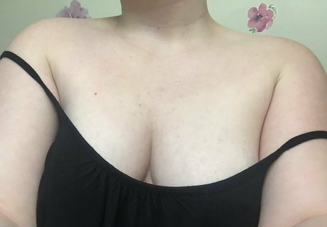 geminiscamp nude model pic