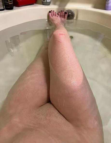 akpanda model nude photos