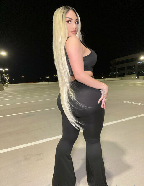 itsleahjessica pornographic model img