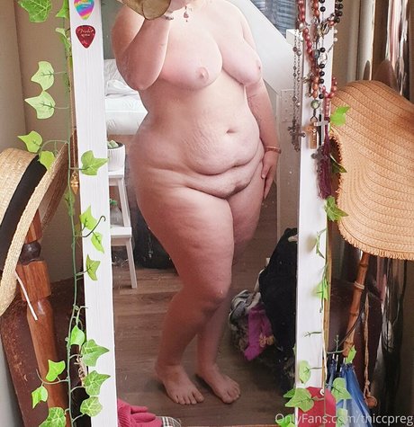 thiccpreg hot actress pictures