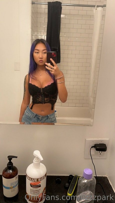 Lizzzpark pretty pornstar image