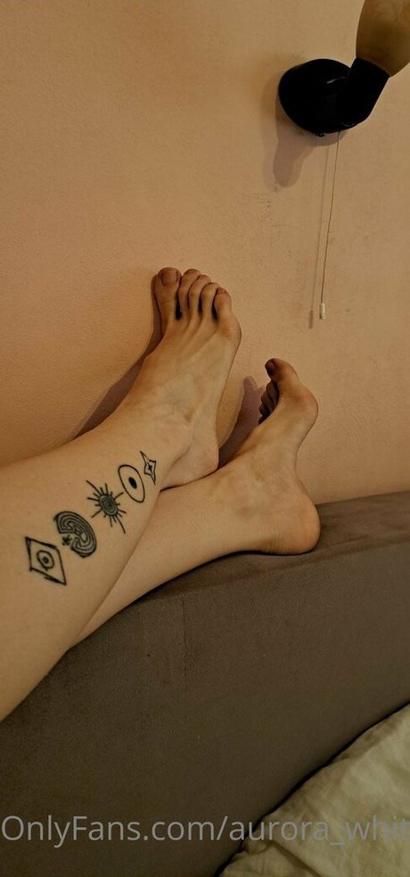 aurora whitewhale high quality actress photo